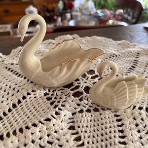 Lenox Swan Figurines with 24k Gold Trim - Cream White